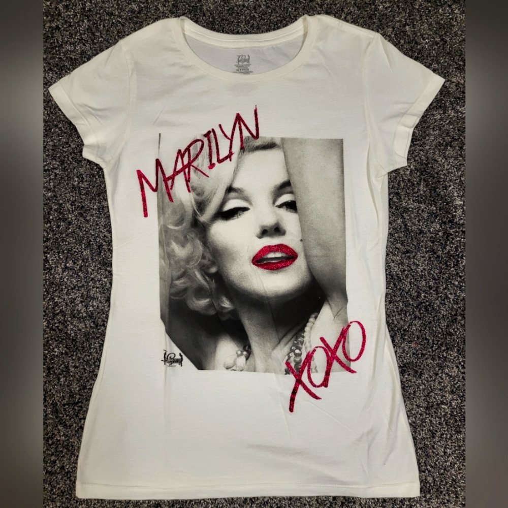 MARILYN MONROE XOXO 1985 Hollywood Legends Tee
